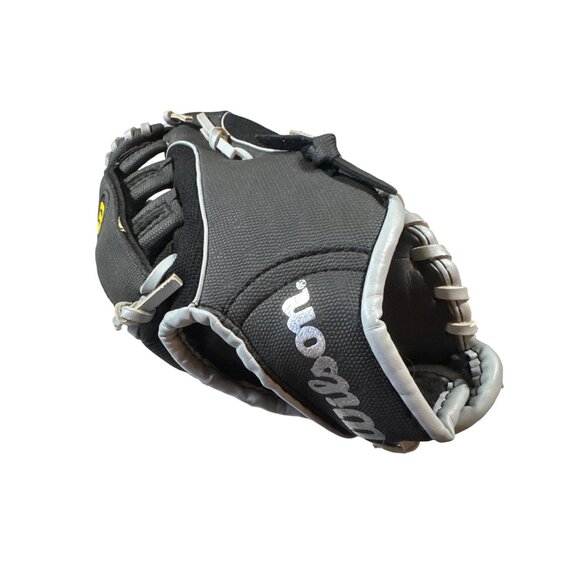 Wilson A200 Youth Baseball‎ Glove 10.5" Black & Gray Right Hand Throw - Picture 1 of 8